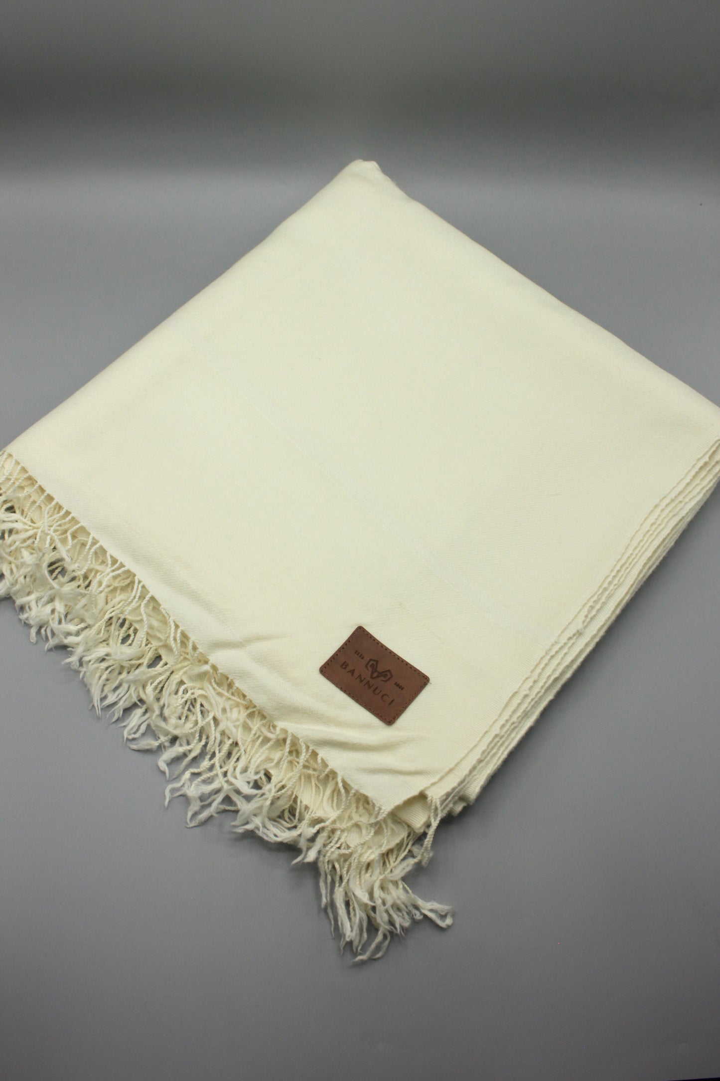 Premium Quality Off White Border Pure Woolen Shawl By Bannuci