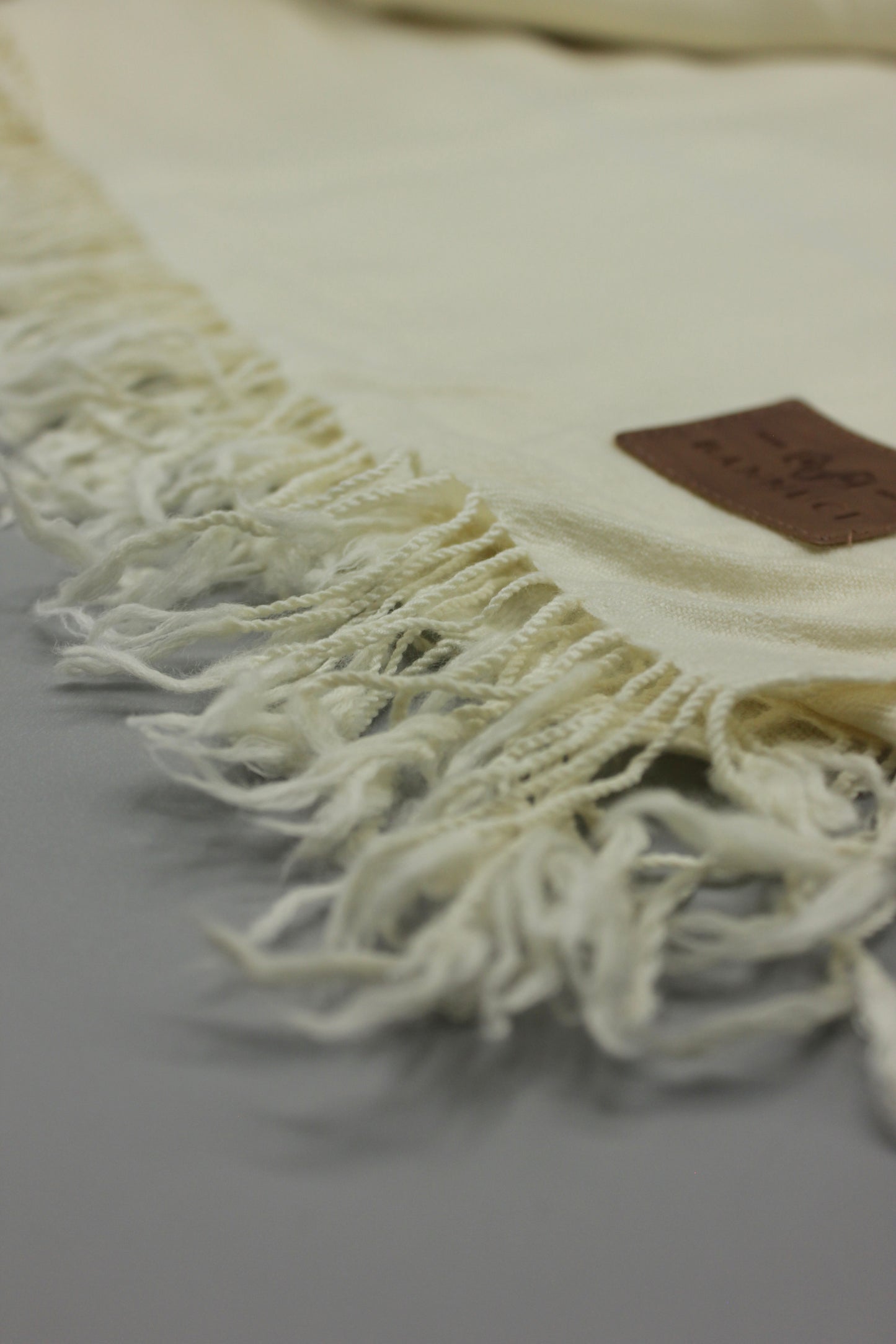 Premium Quality Off White Border Pure Woolen Shawl By Bannuci