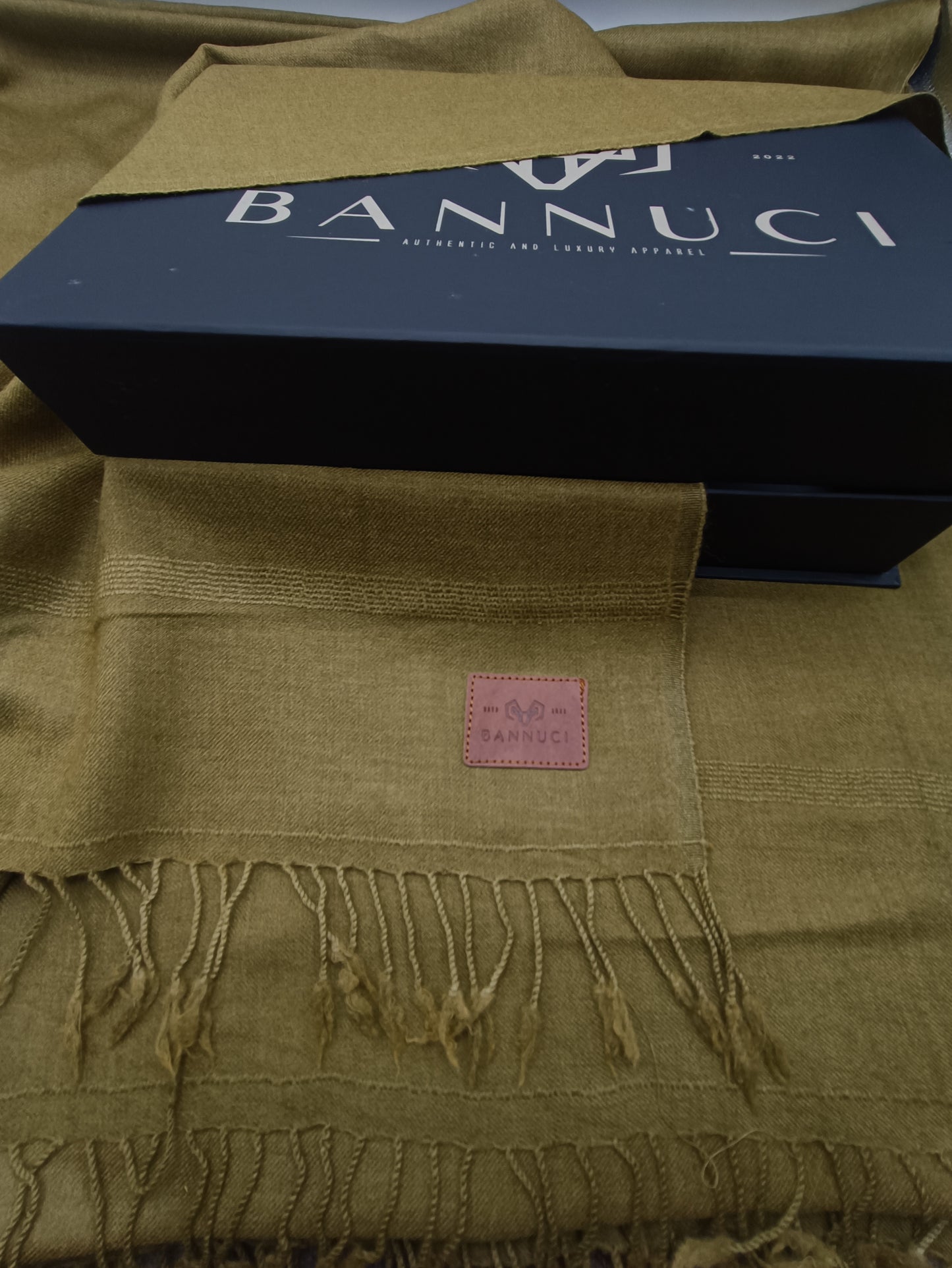 Premium Quality  Dubble fiber Hena plain Pure Woolen Shawl